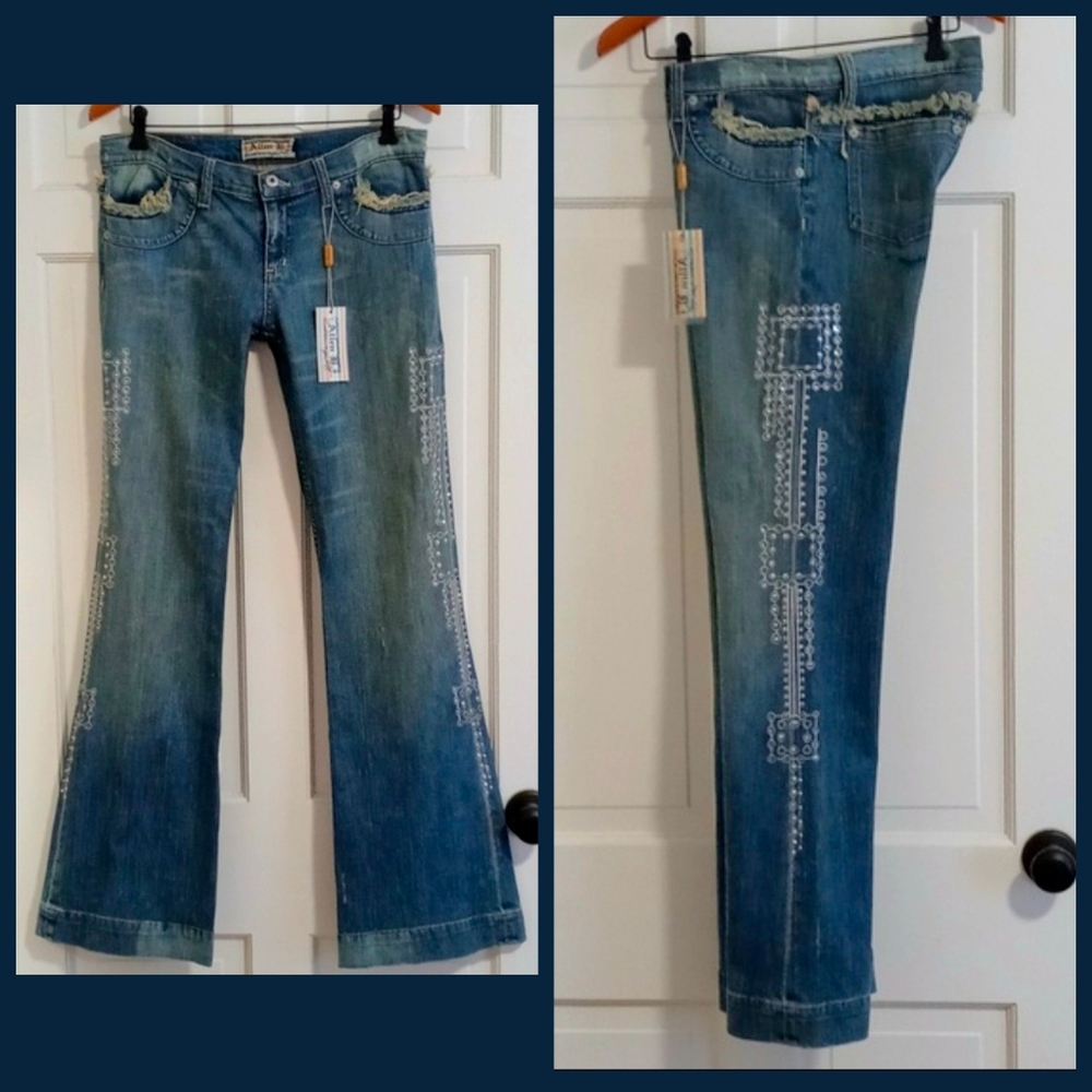 🆕️ 💎Allen B. by Allen Schwartz💎 - Crystal Embellished Low Rise Flare Jean
